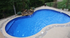 Freeform-kidney-radius-waterfall-boarder-flagstone-cool-deck-picture-frame-boarder-Chesterfield